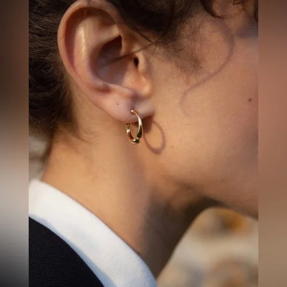 Mara Paris Jewelry Nwt Mara Paris Hope Hoop Earrings In Gold